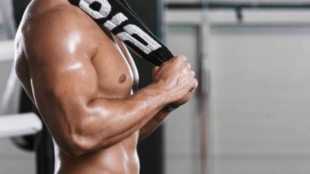 A cosa serve la cintura in palestra: quando usarla e come indossarla correttamente