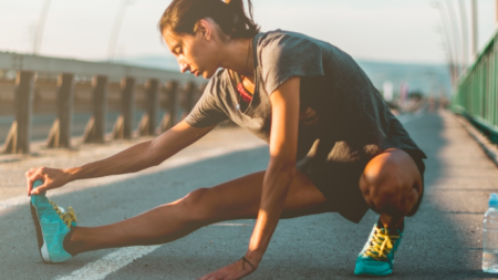 Stretching dopo la corsa: esercizi, recupero e prevenzione degli infortuni