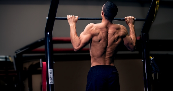 ¿Qué combinaciones de entrenamiento con los hombros se pueden hacer?